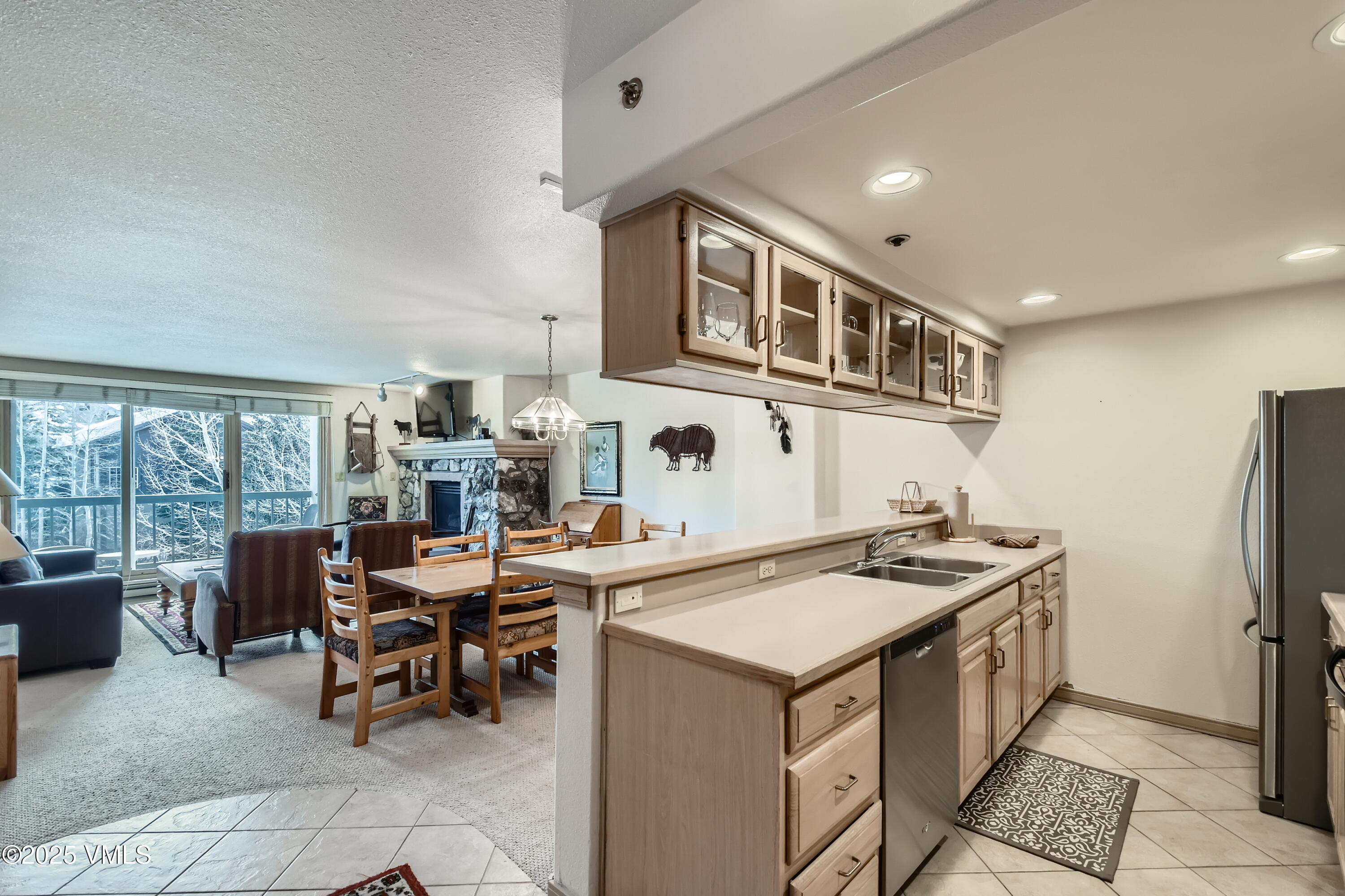 1120 Village Road, Unit 306 Beaver Creek, CO 81620 - Photo 7 of 26 05 Kitchen