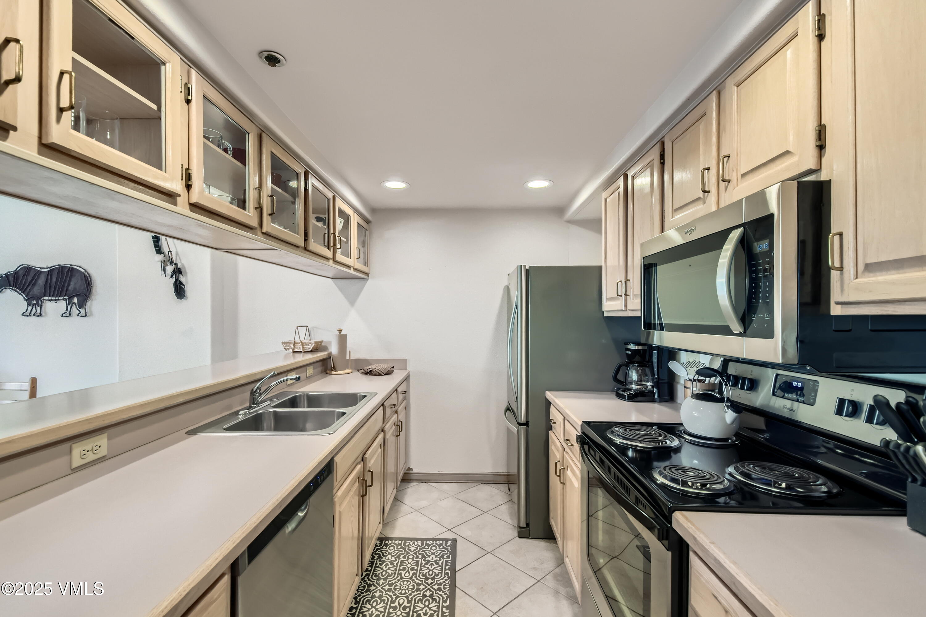 1120 Village Road, Unit 306 Beaver Creek, CO 81620 - Photo 8 of 26 06 Kitchen