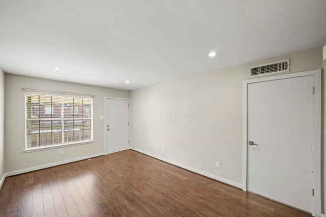 $1,100 | 845 Augusta Drive, Unit 30, Houston, TX 77057