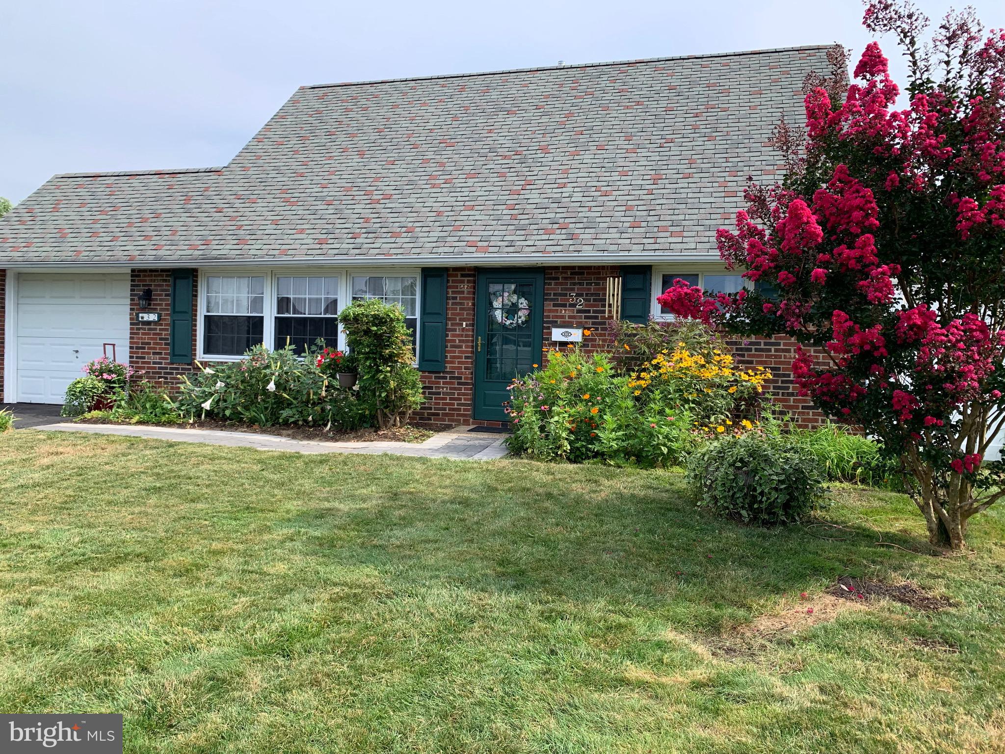 32 Middle Road Levittown, PA 19056 - Photo 2 of 26 Gallery Image 2