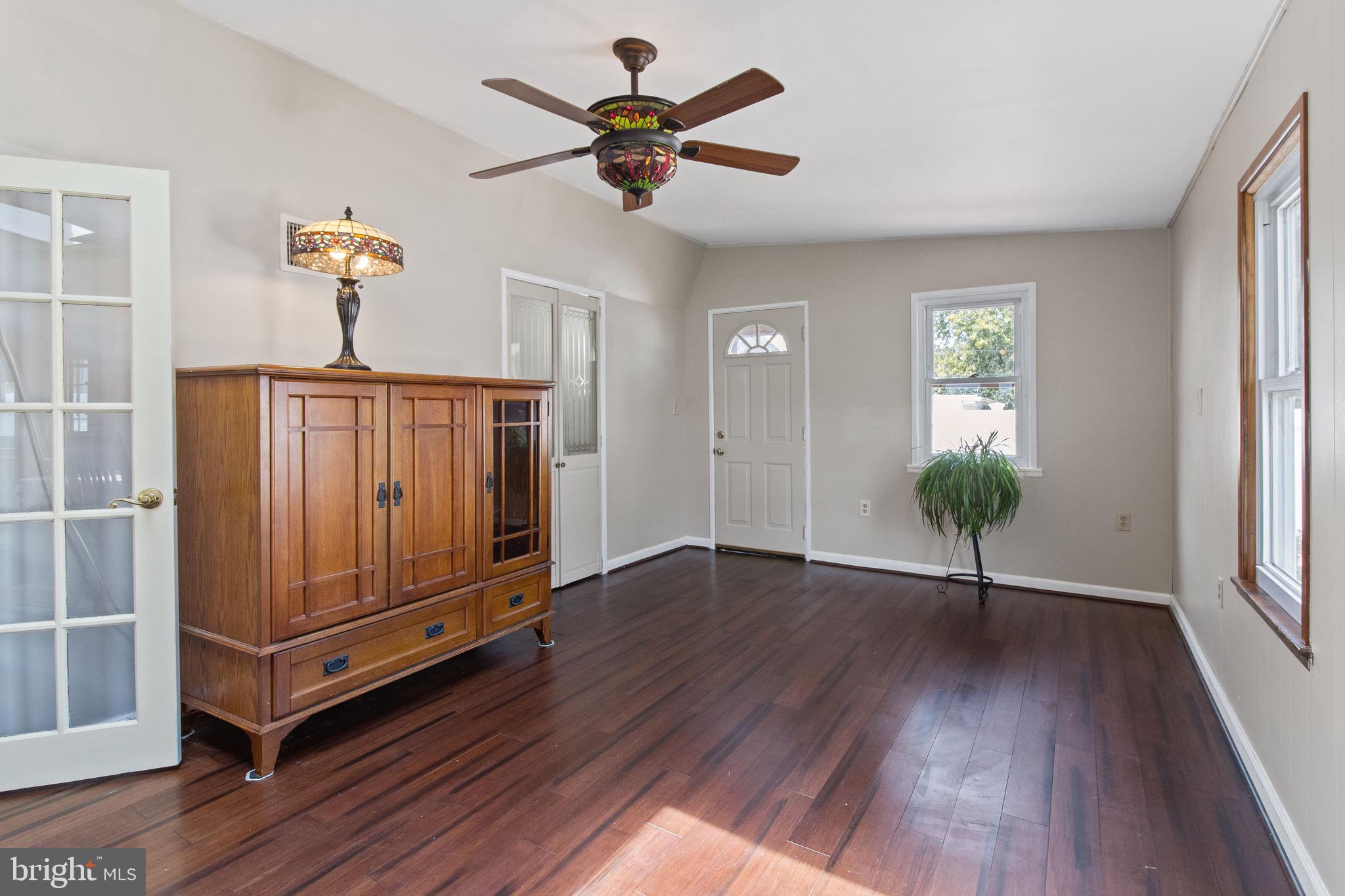 32 Middle Road Levittown, PA 19056 - Photo 12 of 26 Gallery Image 12