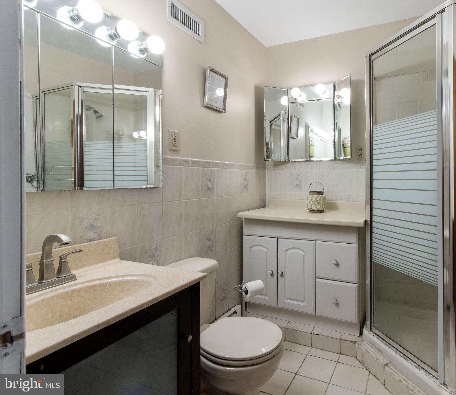 32 Middle Road Levittown, PA 19056 - Photo 18 of 26 Gallery Image 18