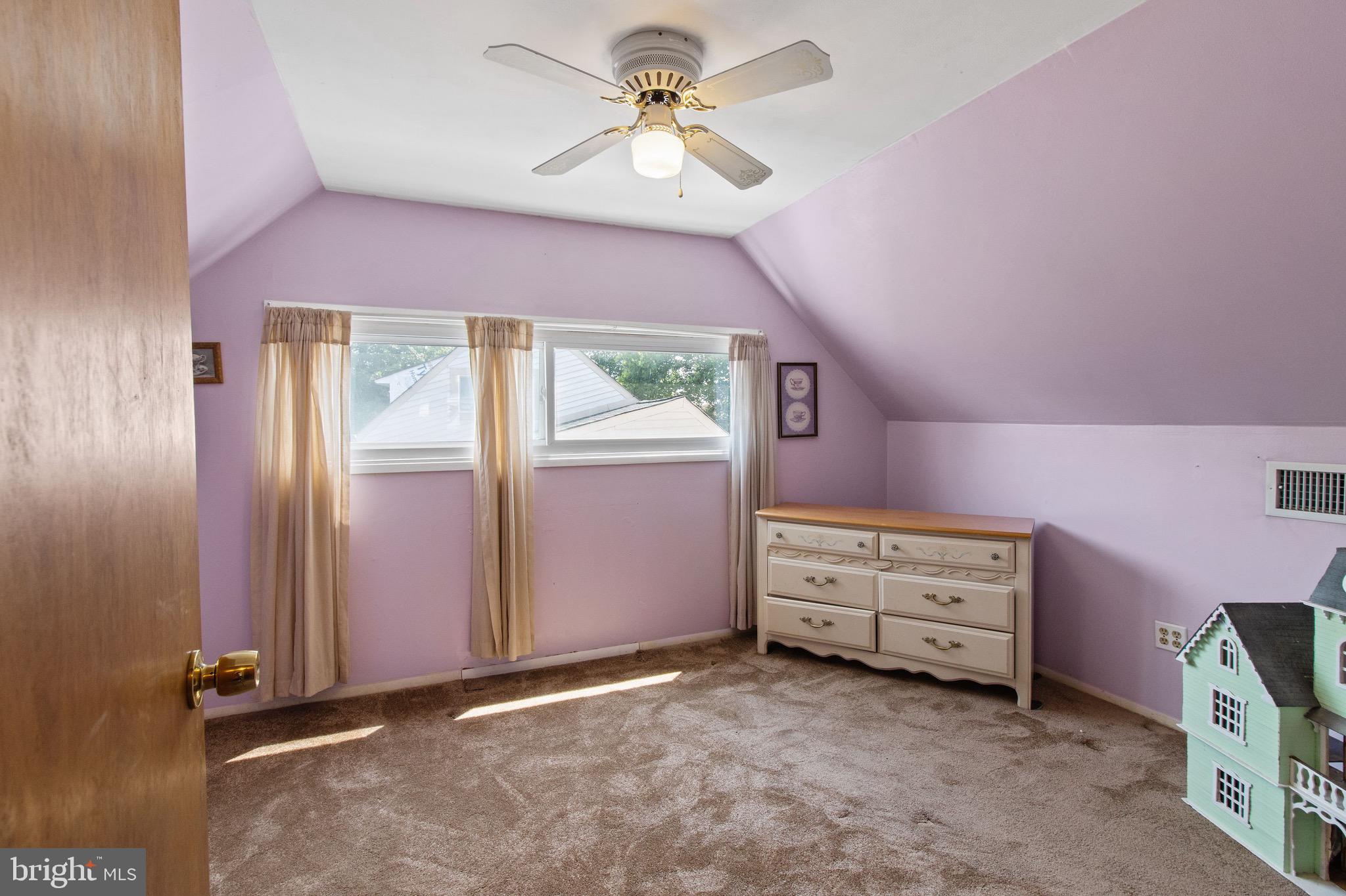 32 Middle Road Levittown, PA 19056 - Photo 19 of 26 Gallery Image 19