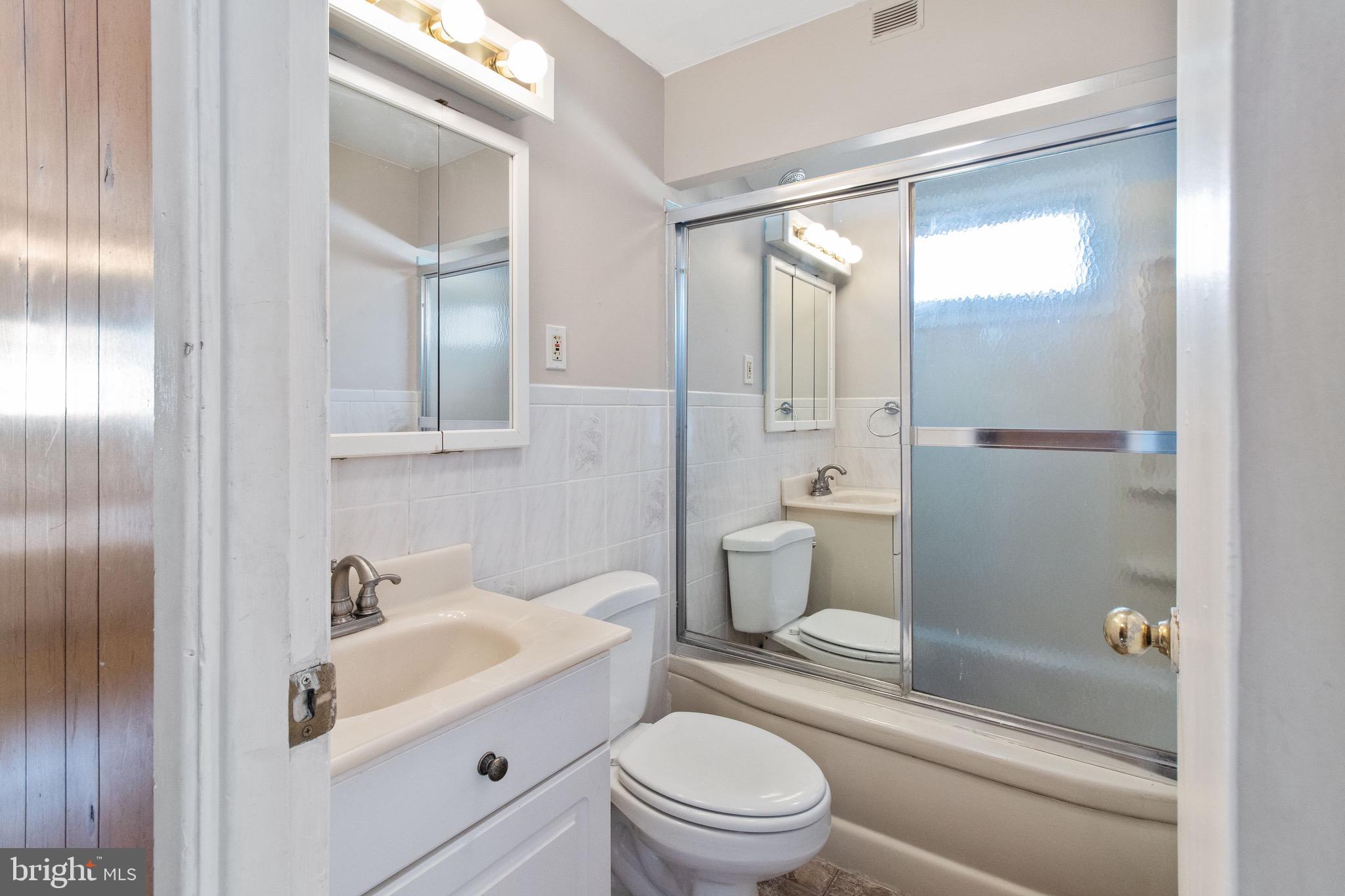 32 Middle Road Levittown, PA 19056 - Photo 20 of 26 Gallery Image 20