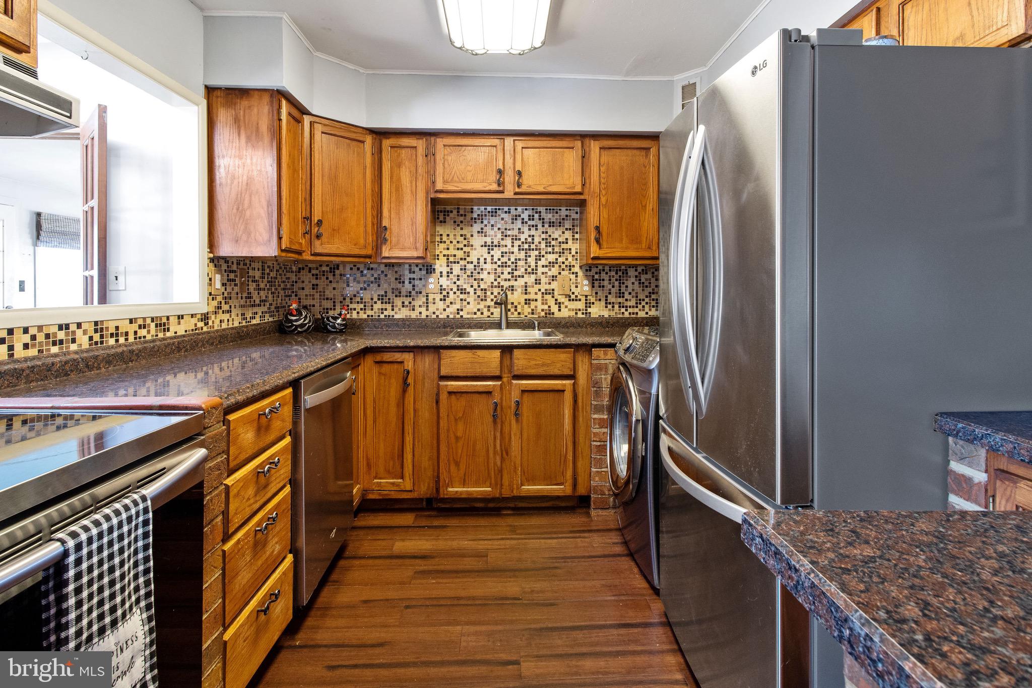 32 Middle Road Levittown, PA 19056 - Photo 8 of 26 Gallery Image 8
