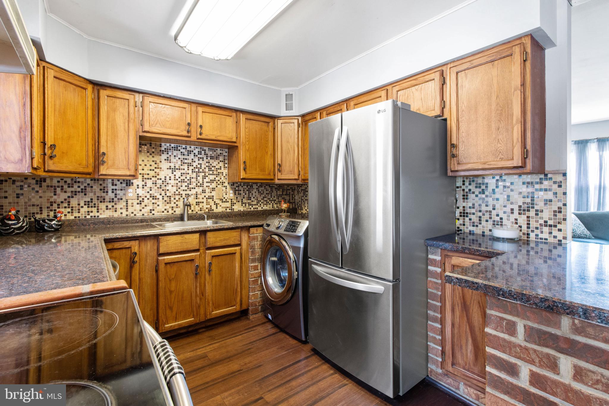 32 Middle Road Levittown, PA 19056 - Photo 9 of 26 Gallery Image 9