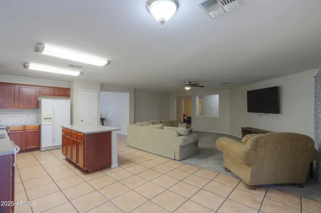 $1,900 | 681 West Racine Loop, Casa Grande, AZ 85122