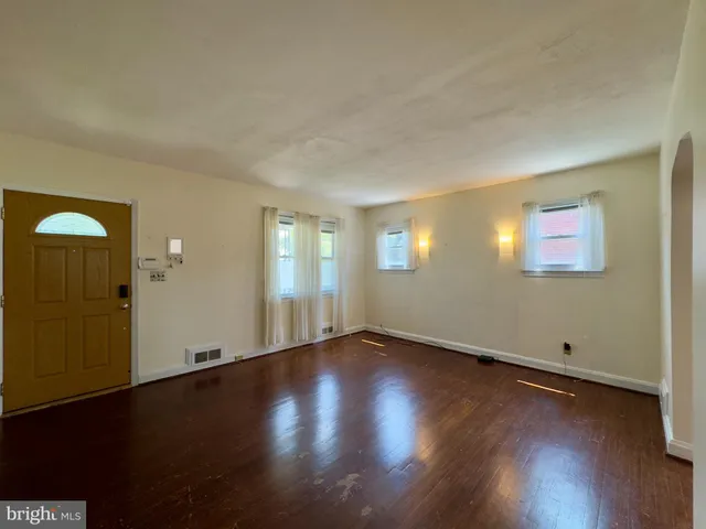 $1,800 | 3609 Woodlea Avenue, Baltimore, MD 21214