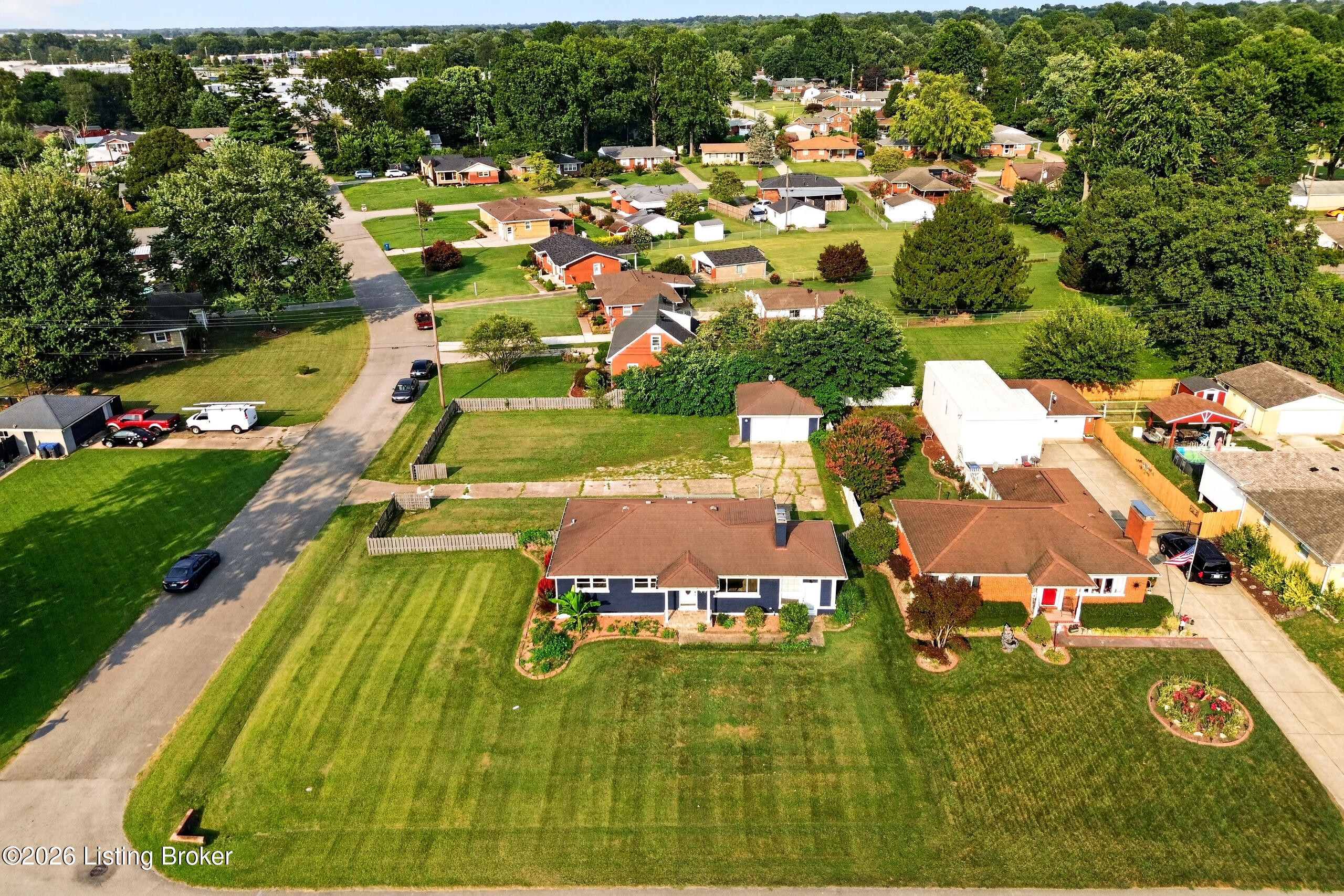 8303 Smithton Road Louisville, KY 40219 - Photo 3 of 62 002_DJI_0032