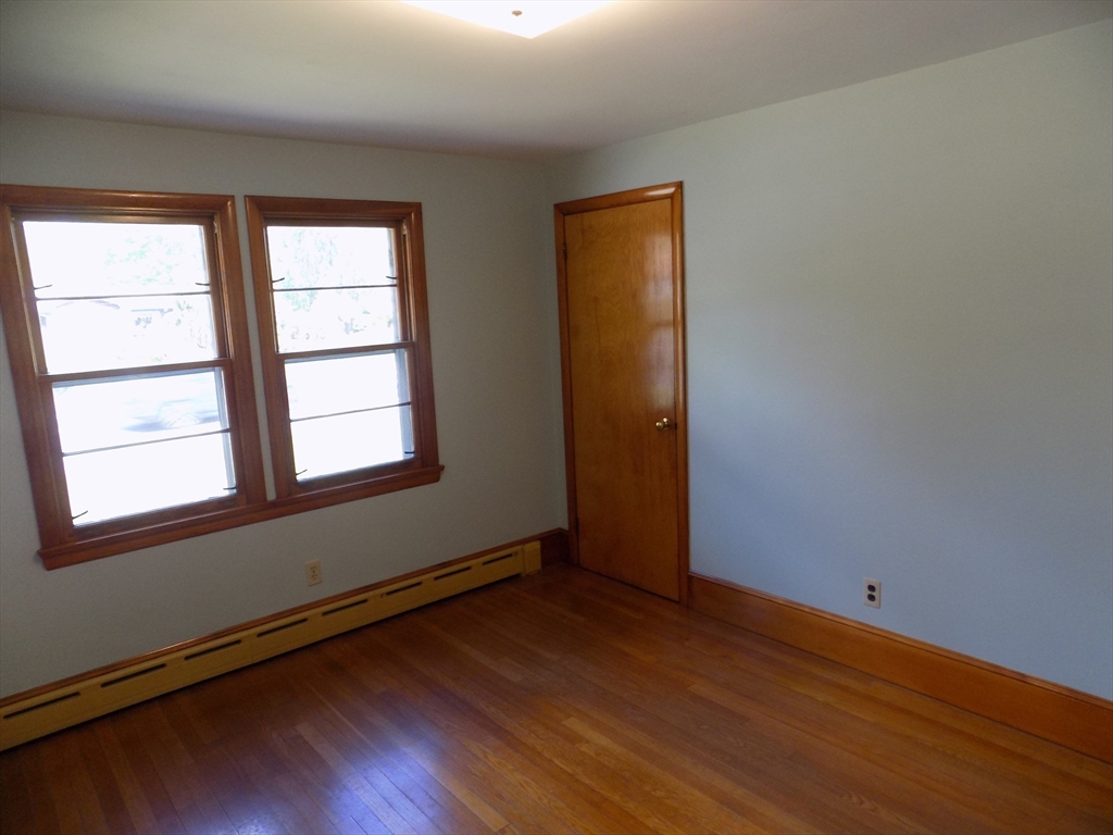 266 Alden Road Fairhaven, MA 02719 - Photo 13 of 38