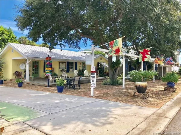 $2,500 | 163 Northeast Buoy Drive, Jensen Beach, FL 34957