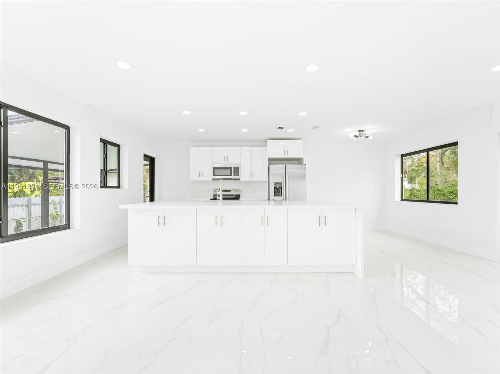 2500 Southwest 23rd Terrace Miami, FL 33145 - Photo 11 of 36