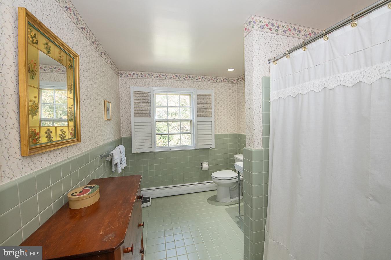 237 Ladbroke Road Bryn Mawr, PA 19010 - Photo 33 of 63 Hall bath