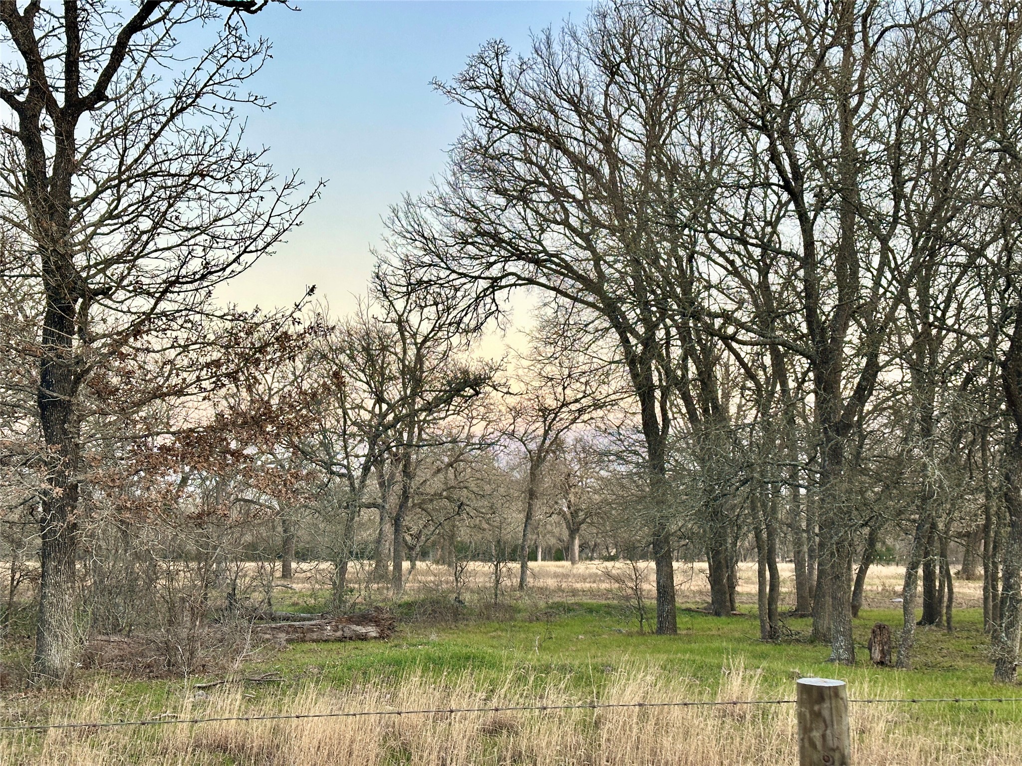 118 Rd Giddings Tx 78942 Road Giddings, TX 78942 - Photo 7 of 11 a view of a lake with houses