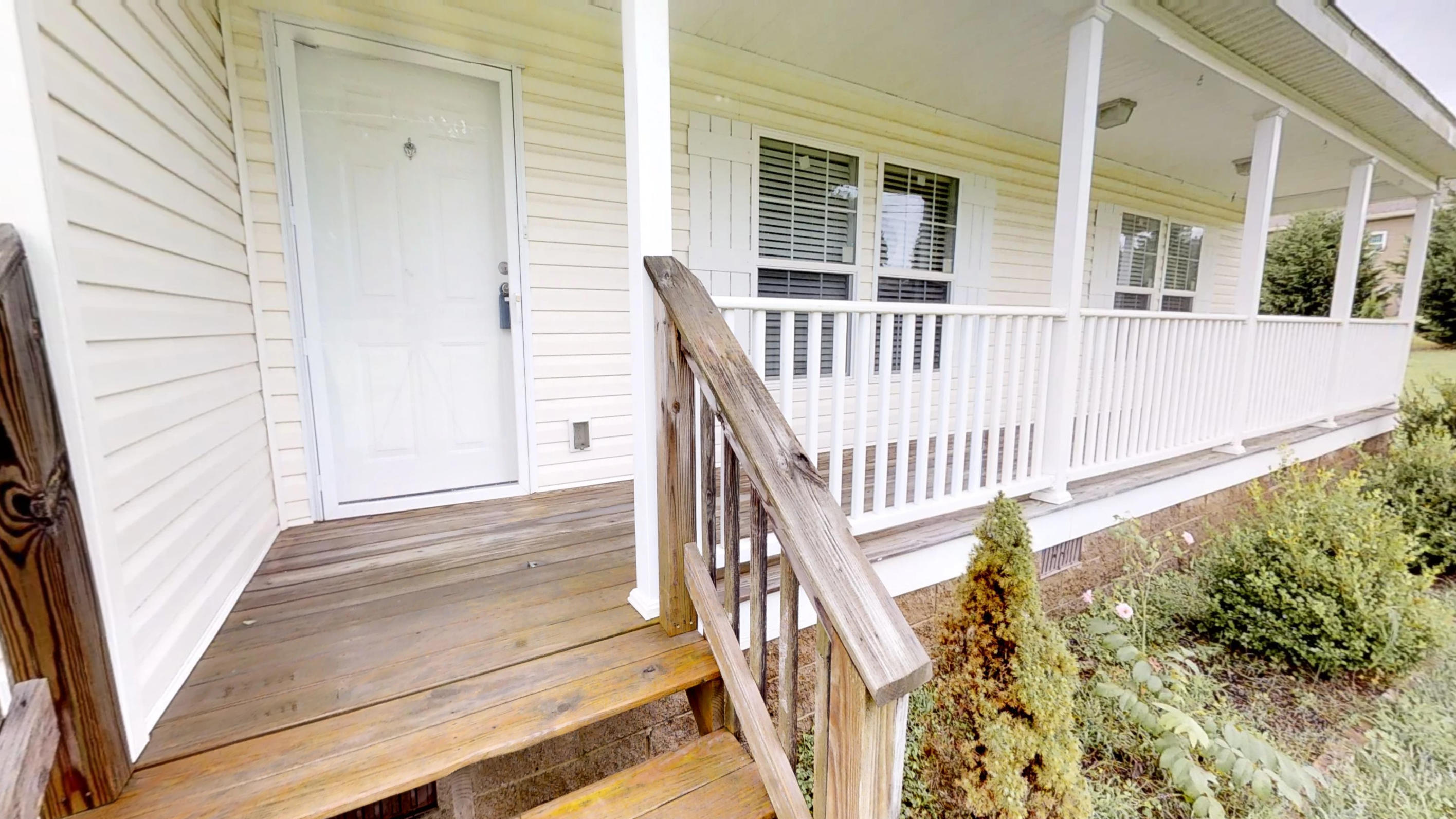 1005 Carding Machine Road Loudon, TN 37774 - Photo 4 of 36 Front Porch