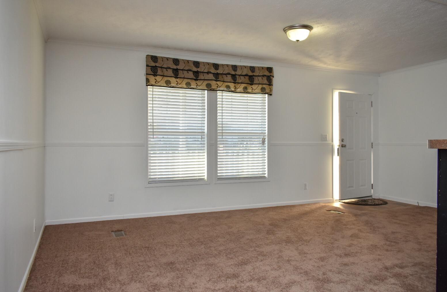 1005 Carding Machine Road Loudon, TN 37774 - Photo 7 of 36 Living Room