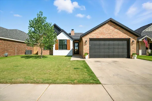 $349,500 | 813 North 6th Circle, Wolfforth, TX 79382