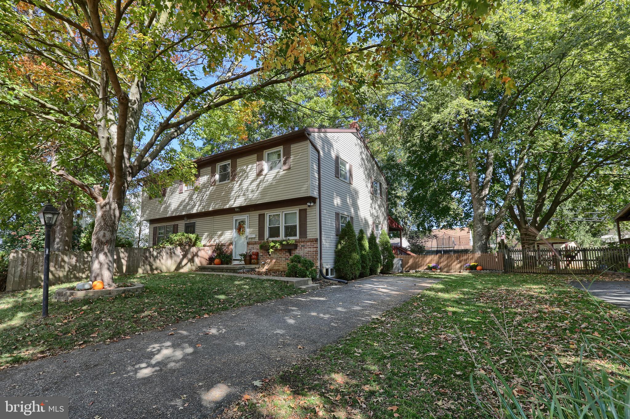 539 Spring Avenue Lititz, PA 17543 - Photo 4 of 51