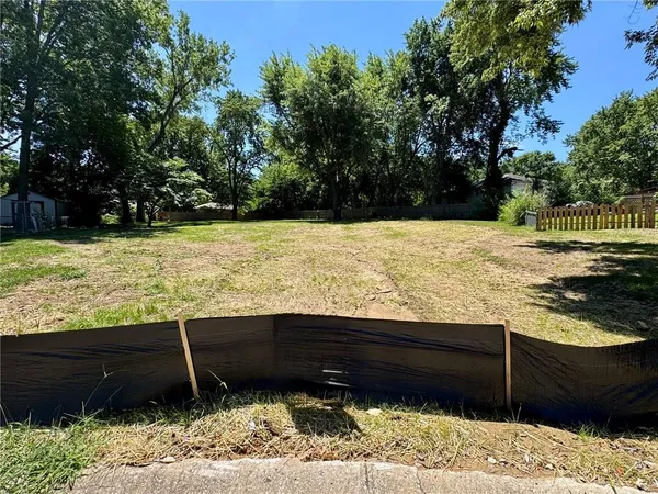 $35,000 | 300 Southwest Keystone Drive, Blue Springs, MO 64014