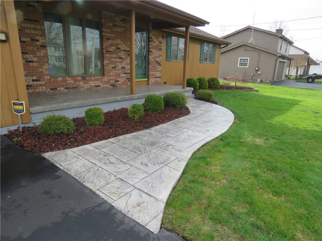 252 Golden Road Chili, NY 14624 - Photo 2 of 32