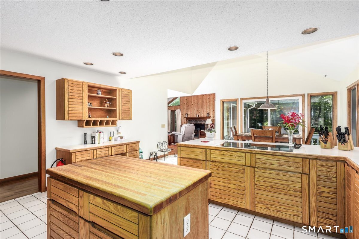 4 Deerfield Road Brookfield, CT 06804 - Photo 10 of 38 Gallery Image 10