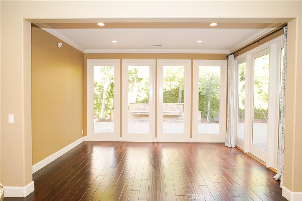 3 Clocktower Irvine, CA 92620 - Photo 4 of 13