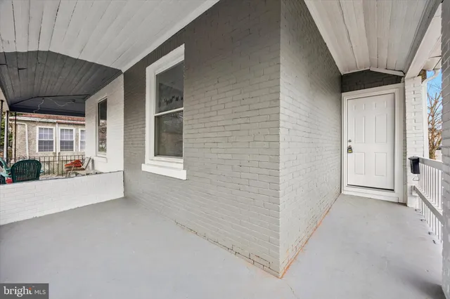 a view of an entryway of the house