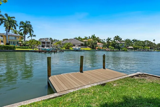 $3,850,000 | 1542 Gulfview Drive, Sarasota, FL 34239