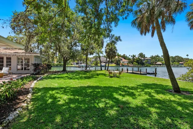 $3,850,000 | 1542 Gulfview Drive, Sarasota, FL 34239
