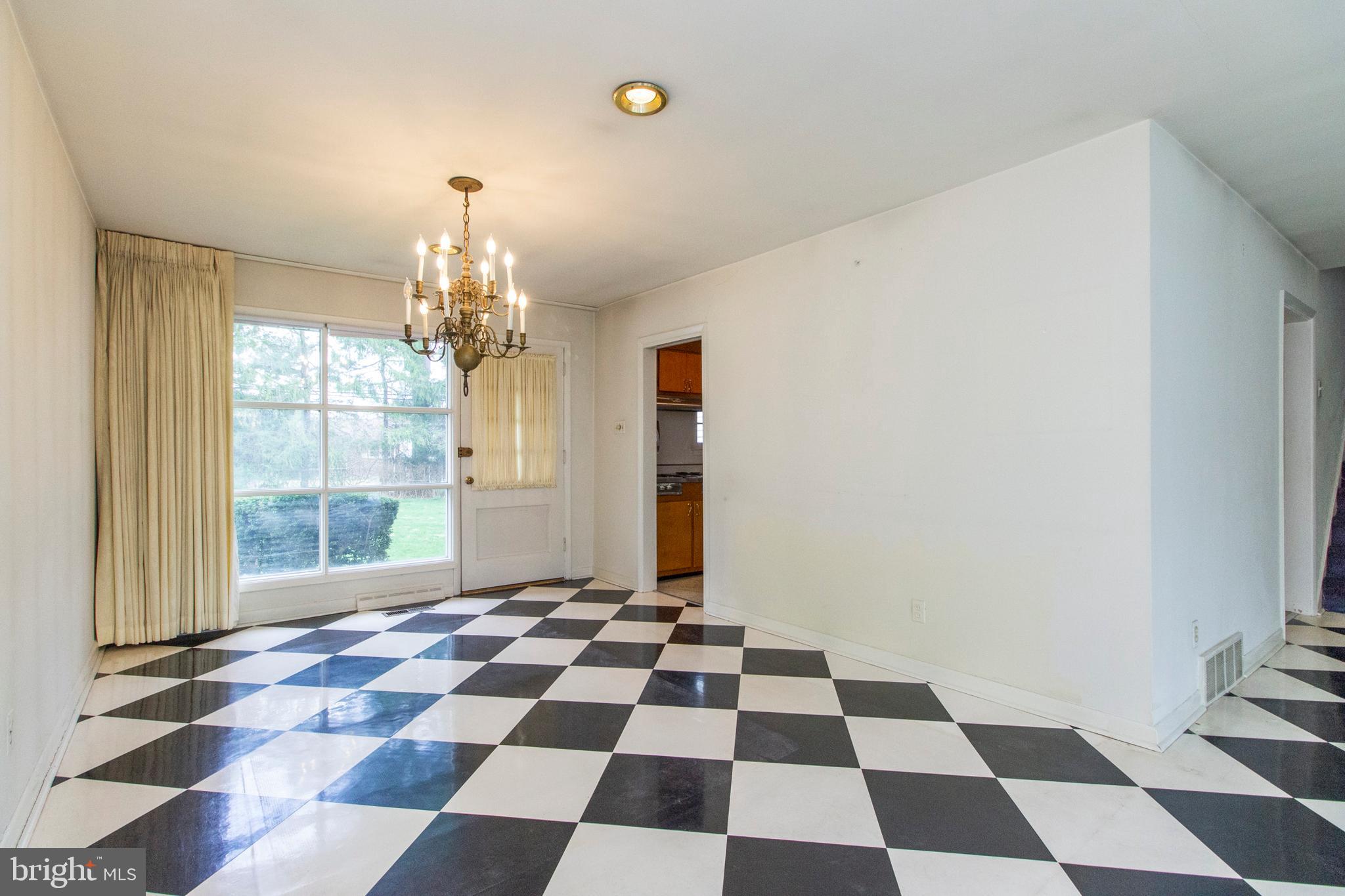 439 Twickenham Road Glenside, PA 19038 - Photo 2 of 33 Gallery Image 2