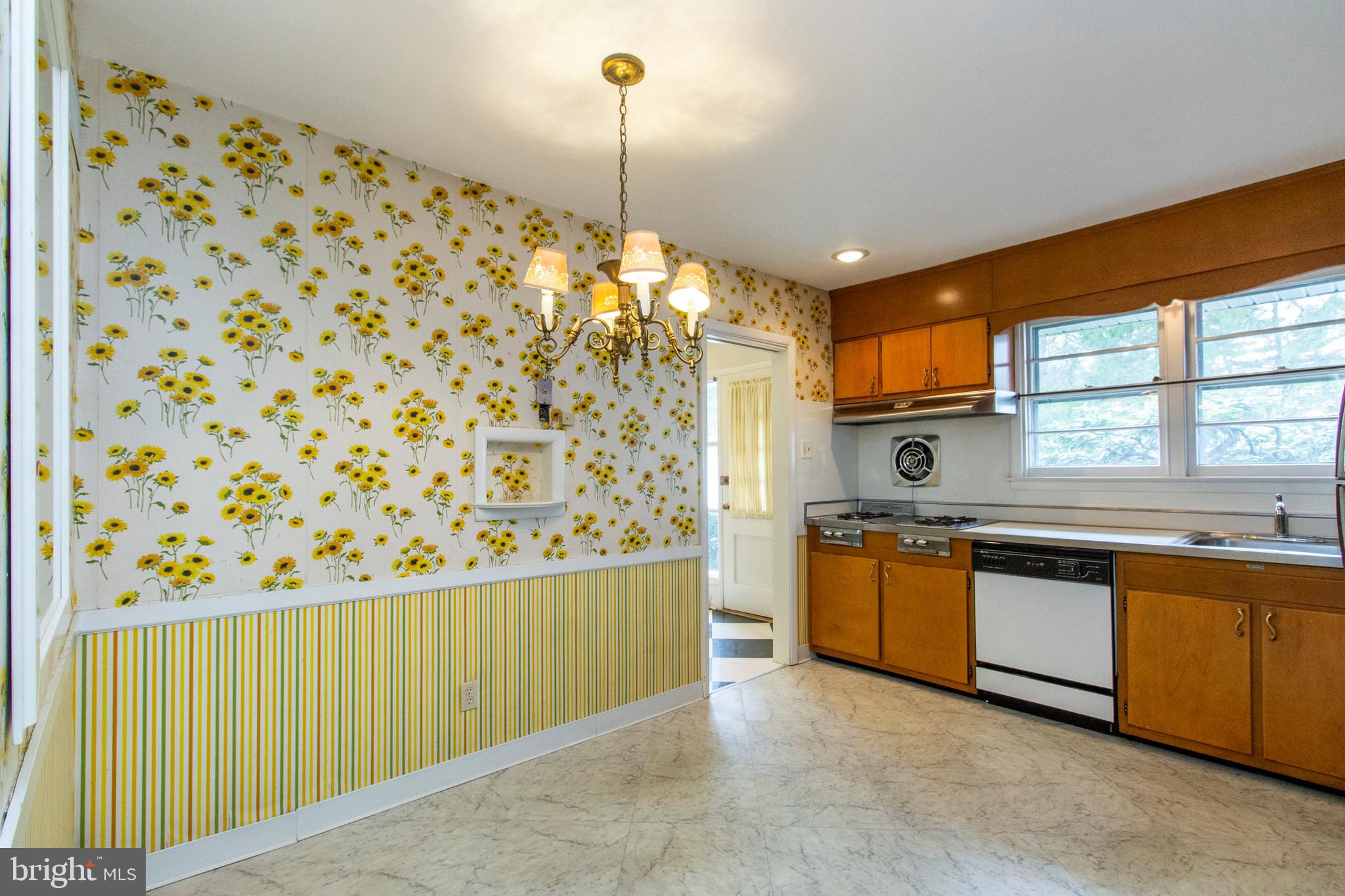 439 Twickenham Road Glenside, PA 19038 - Photo 7 of 33 Gallery Image 7