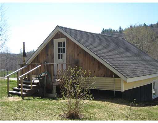 634 Roxbury Road Mexico, ME 04257 - Photo 3 of 12 Exterior Front.