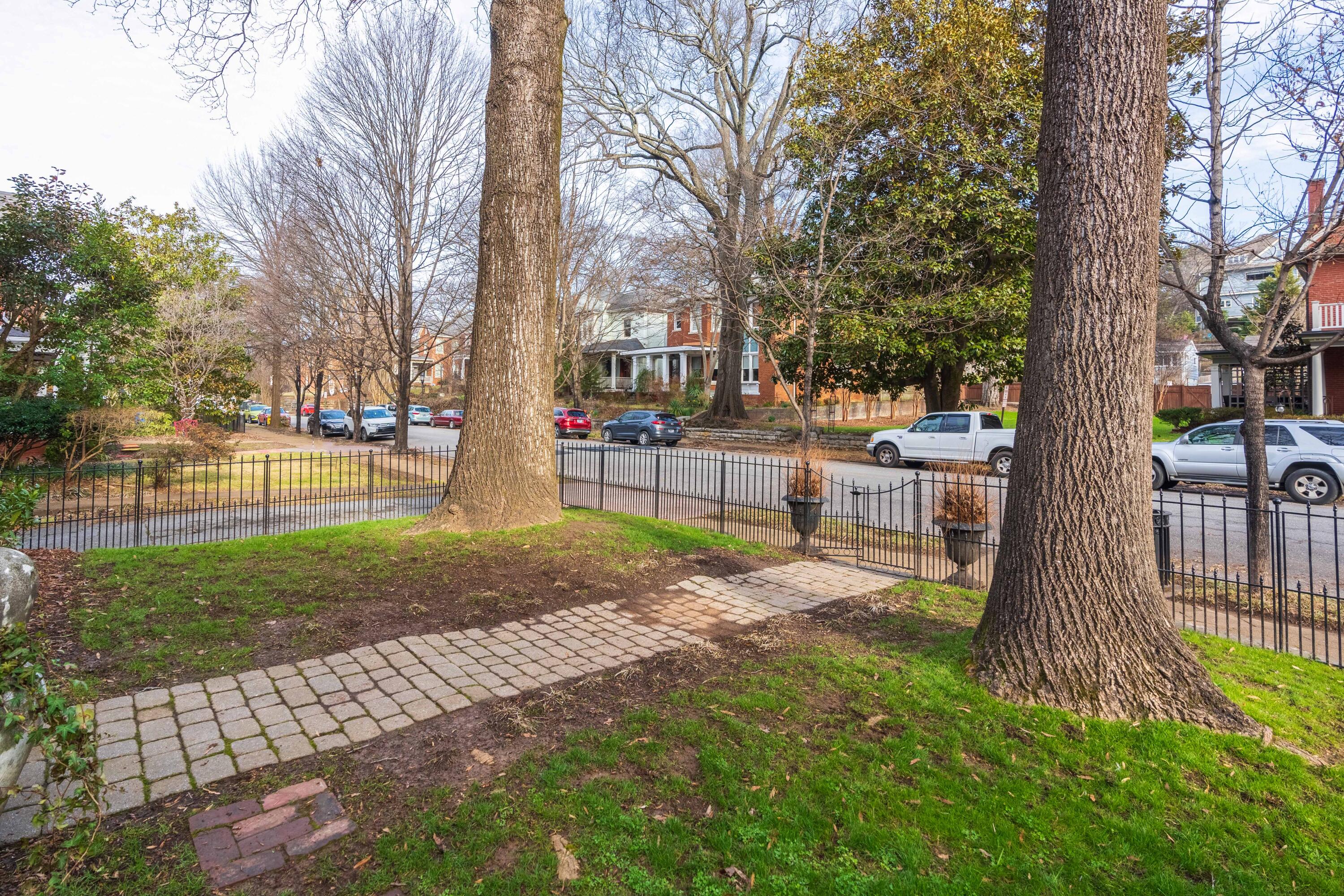 854 Oak Street Chattanooga, TN 37403 - Photo 4 of 45 06 - 854 Oak St - Exteriors