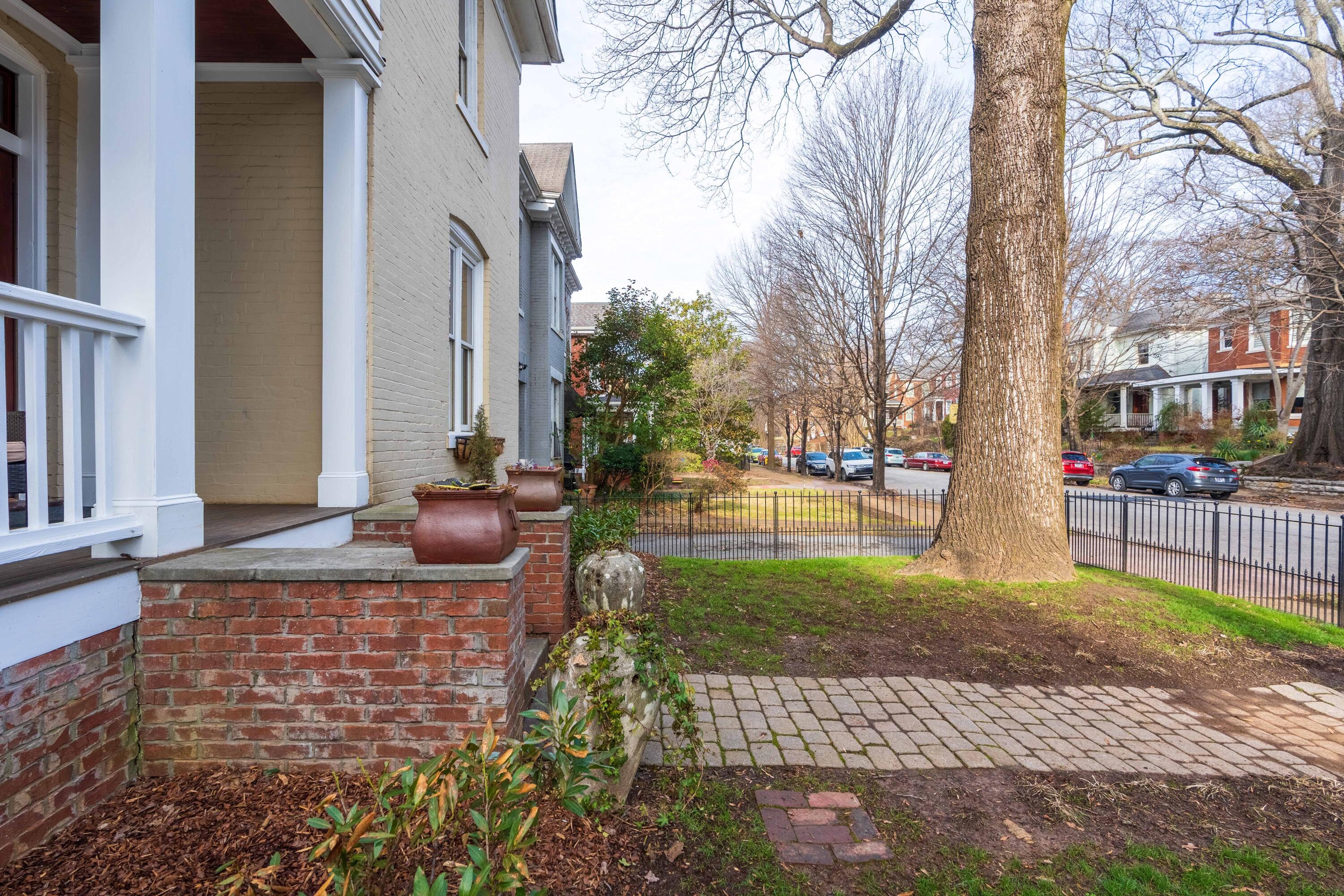 854 Oak Street Chattanooga, TN 37403 - Photo 5 of 45 05 - 854 Oak St - Exteriors