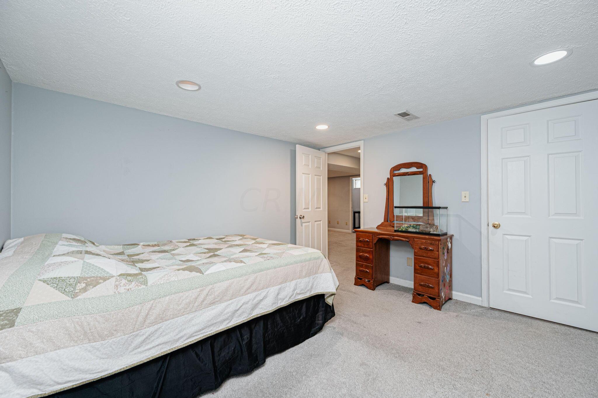 258 Schryver Road Columbus, OH 43207 - Photo 19 of 29 28-web-or-mls-258 SCHRYVER RD 028