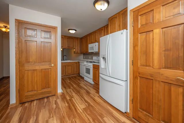 $270,000 | 653 Hartford Square, Hartford, WI 53027