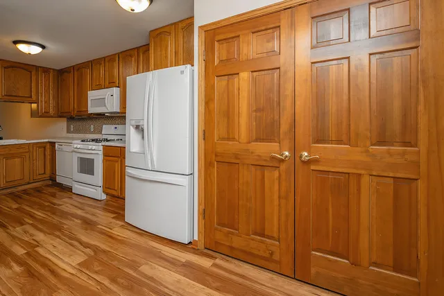 $270,000 | 653 Hartford Square, Hartford, WI 53027