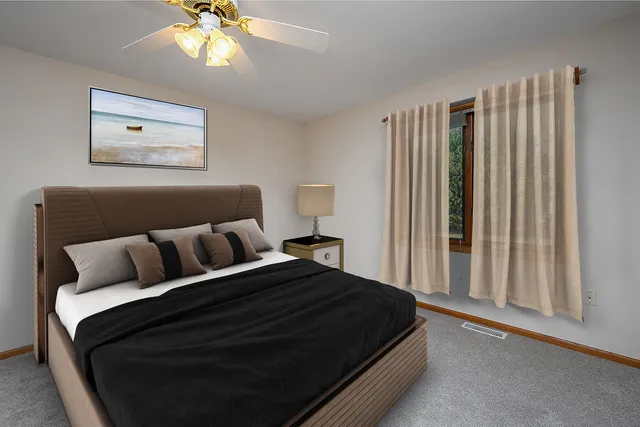 $270,000 | 653 Hartford Square, Hartford, WI 53027