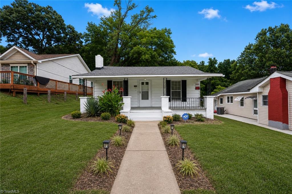 1306 Forrest Street High Point, NC 27262 - Photo 2 of 27