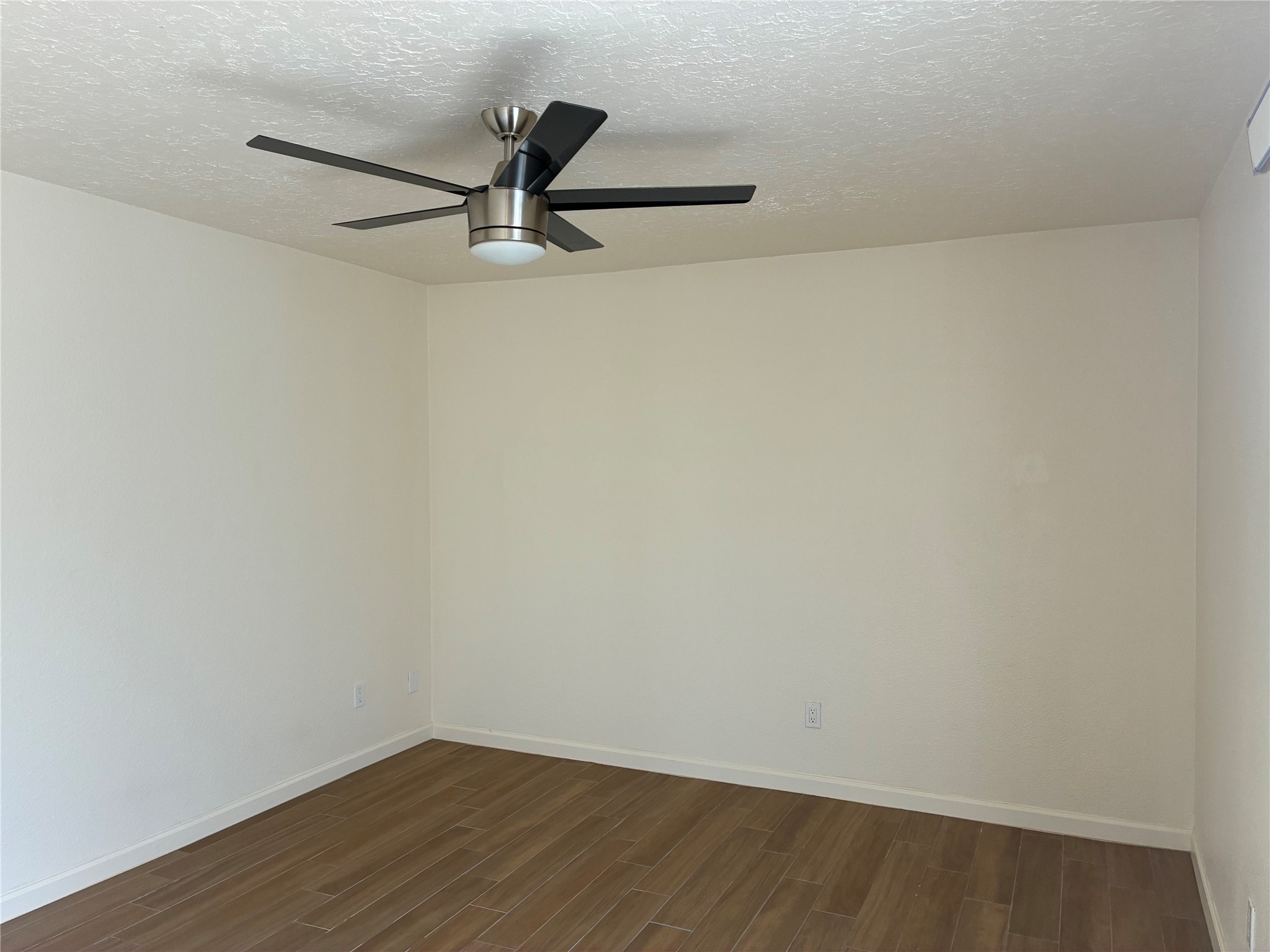 6401 Deihl Road, Unit 1011 Houston, TX 77092 - Photo 15 of 16 a view of a small space