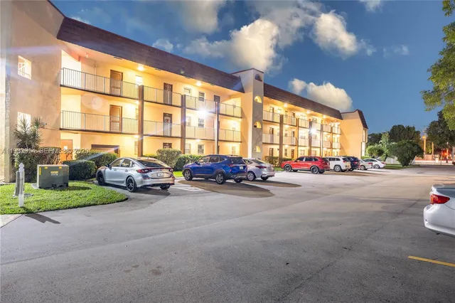 $110,000 | 2811 North Pine Island Road, Unit 309, Sunrise, FL 33322