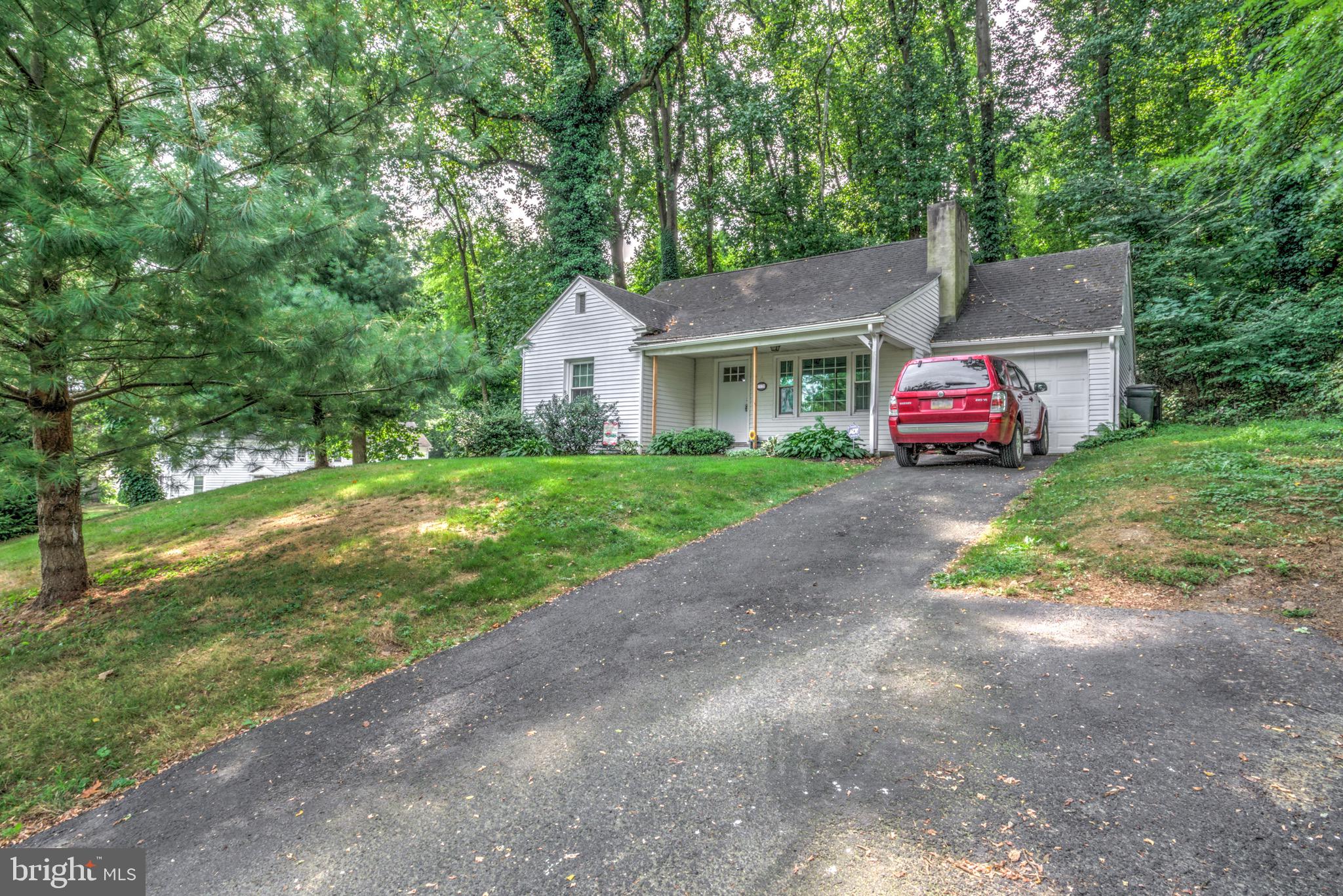 2820 Spring Valley Road Lancaster, PA 17601 - Photo 4 of 38 Gallery Image 4