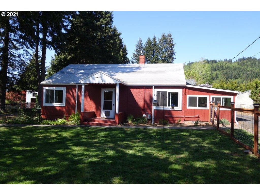 828 Northwest Loop Road White Salmon, WA 98672 - Photo 1 of 32 Gallery Image 1