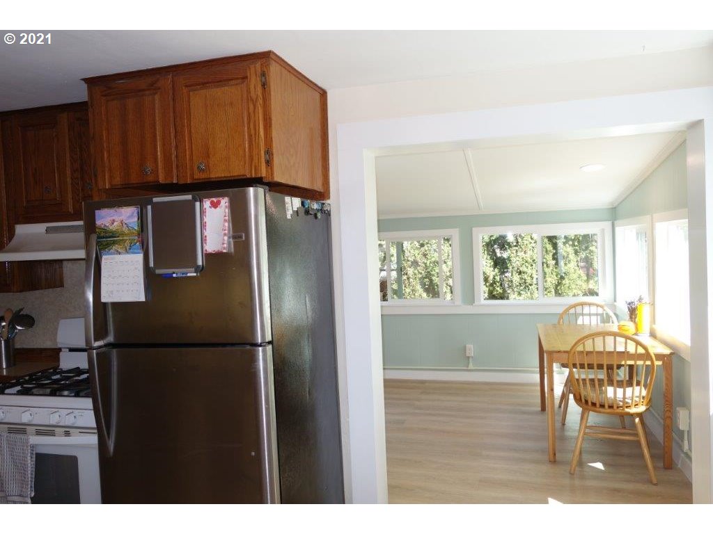 828 Northwest Loop Road White Salmon, WA 98672 - Photo 13 of 32 Gallery Image 13