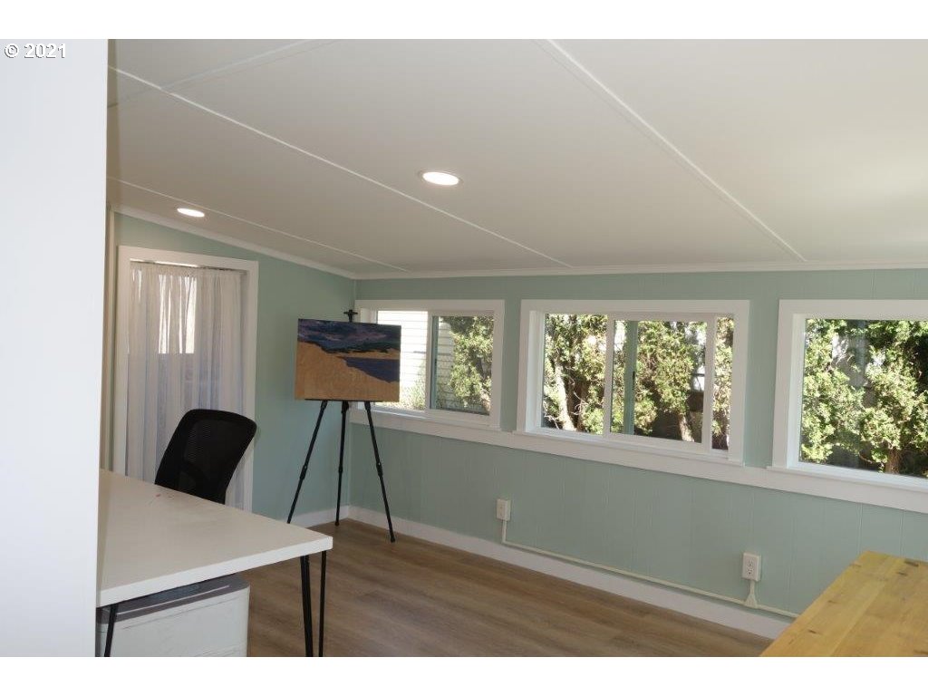 828 Northwest Loop Road White Salmon, WA 98672 - Photo 14 of 32 Gallery Image 14