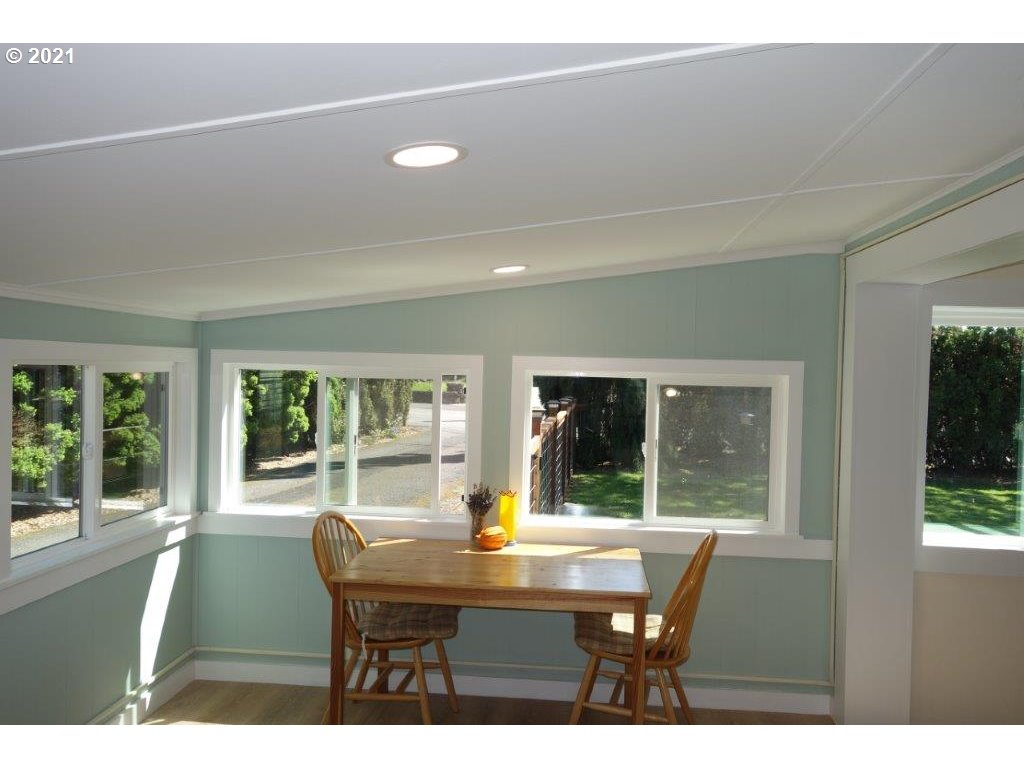 828 Northwest Loop Road White Salmon, WA 98672 - Photo 15 of 32 Gallery Image 15