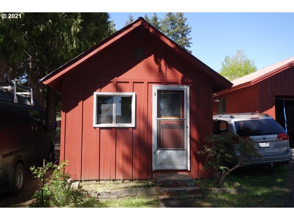 828 Northwest Loop Road White Salmon, WA 98672 - Photo 20 of 32 Gallery Image 20