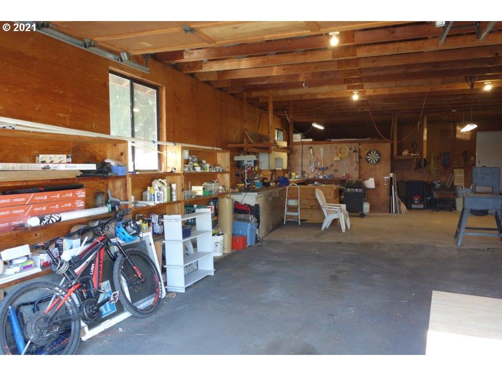 828 Northwest Loop Road White Salmon, WA 98672 - Photo 22 of 32 Gallery Image 22