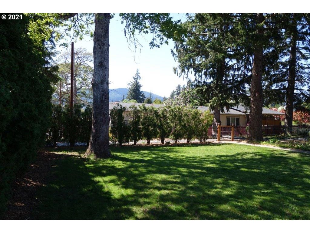 828 Northwest Loop Road White Salmon, WA 98672 - Photo 25 of 32 Gallery Image 25