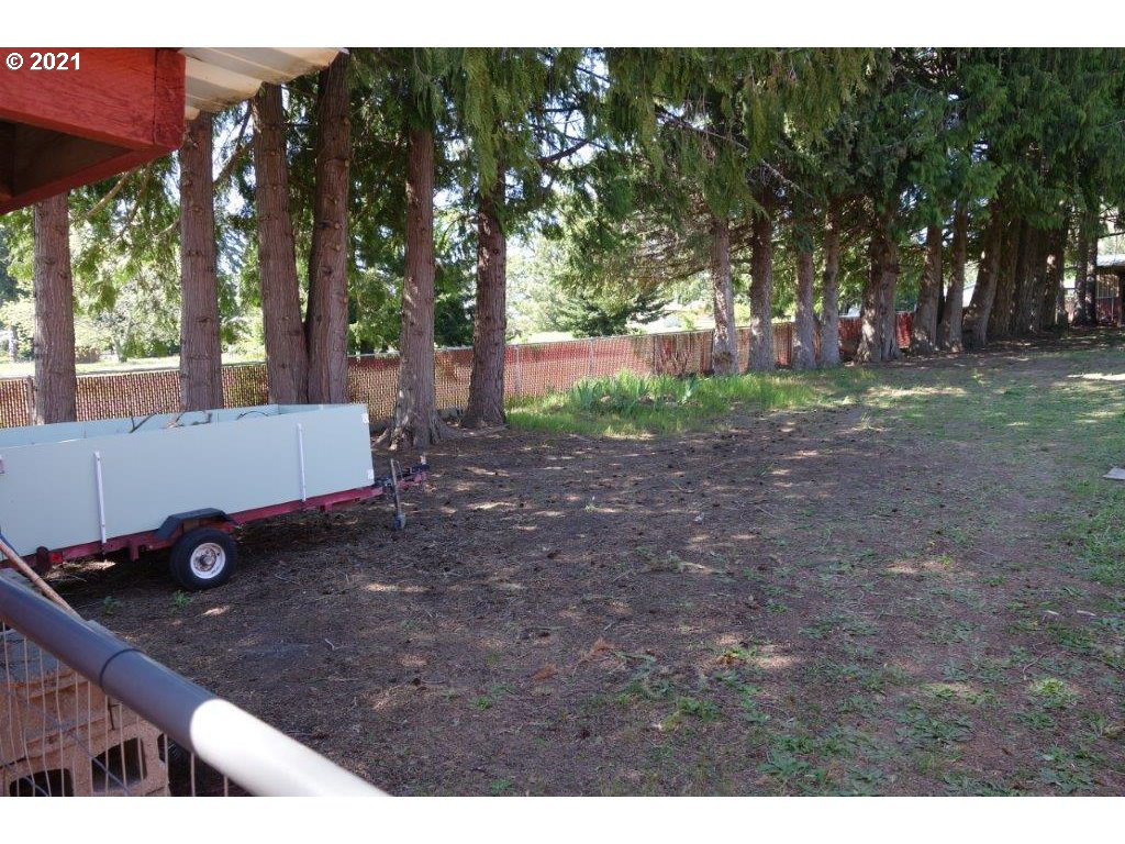 828 Northwest Loop Road White Salmon, WA 98672 - Photo 28 of 32 Gallery Image 28